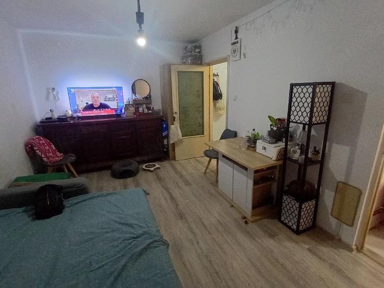 Garsonieră nedecomandată în Girocului