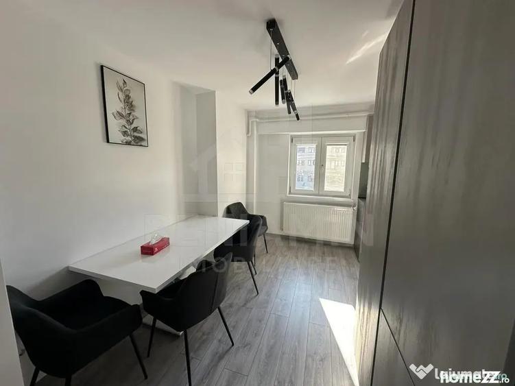 Apartament cu 4 camere decomandat în Ultracentral