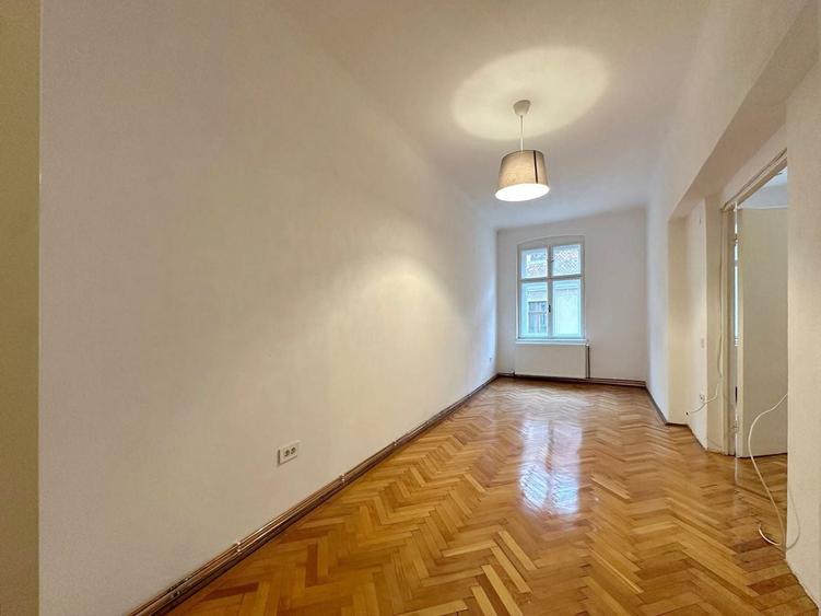 Apartament cu 3 camere circular, mobilat în Centrul Istoric