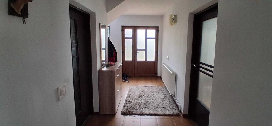 Casă cu 4 camere în Tufeni