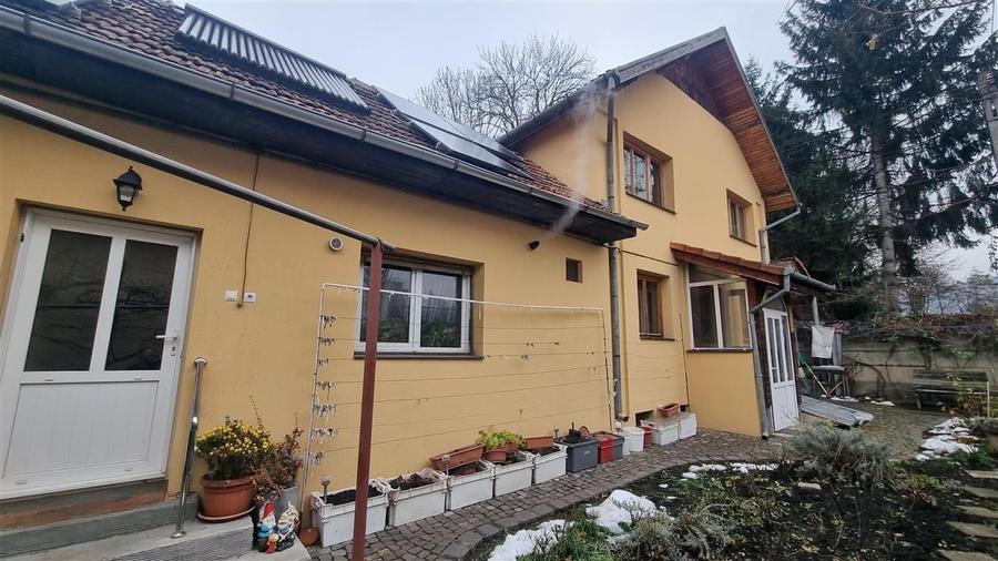 Casă individuală cu 5 camere cu Canalizare în Brașovul Vechi