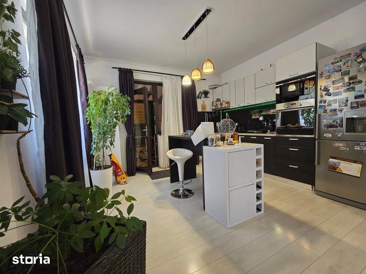 Casă cu 5 camere cu Teren 226 Mp în Fundeni
