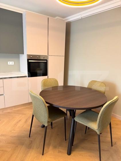 Apartament cu 2 camere semidecomandat, mobilat în Sud