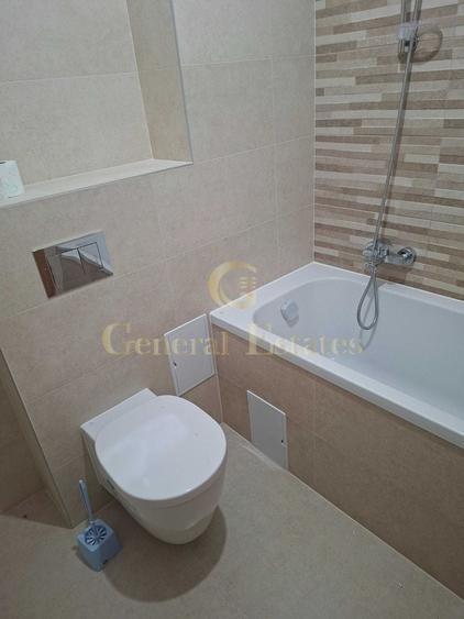 Apartament cu 2 camere decomandat în Tractorul