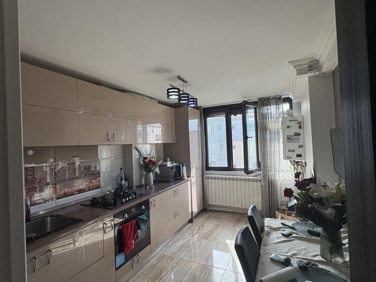 Apartament cu 2 camere decomandat în Exterior Vest