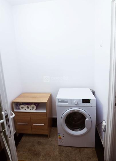 Apartament cu 3 camere semidecomandat, mobilat în Copou