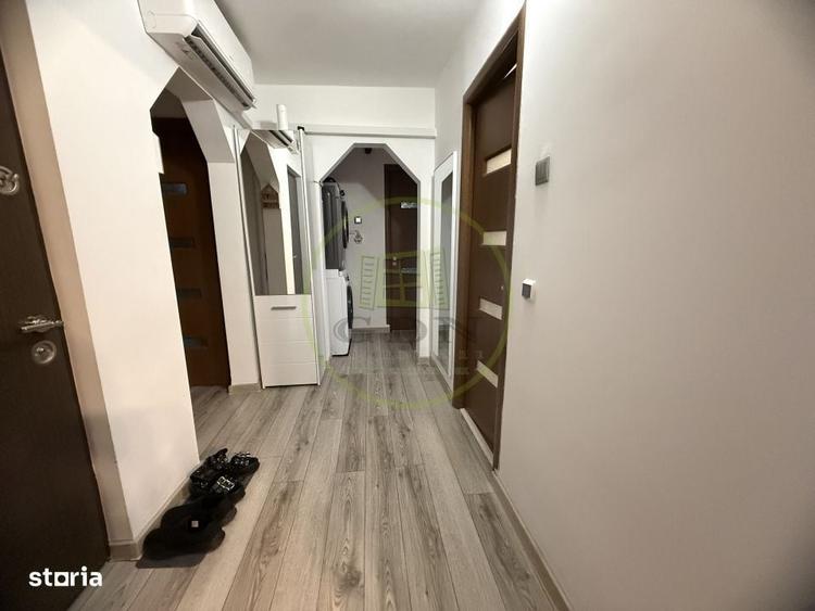 Apartament cu 3 camere decomandat în Craiovița Nouă