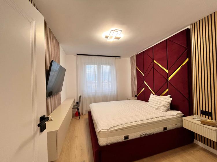 Apartament cu 3 camere decomandat în Exterior Vest