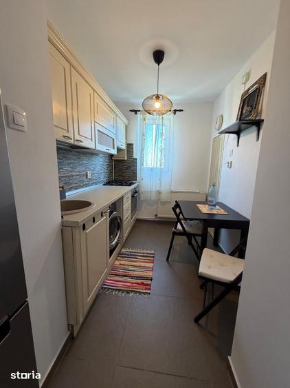 Apartament cu 2 camere decomandat în Titan