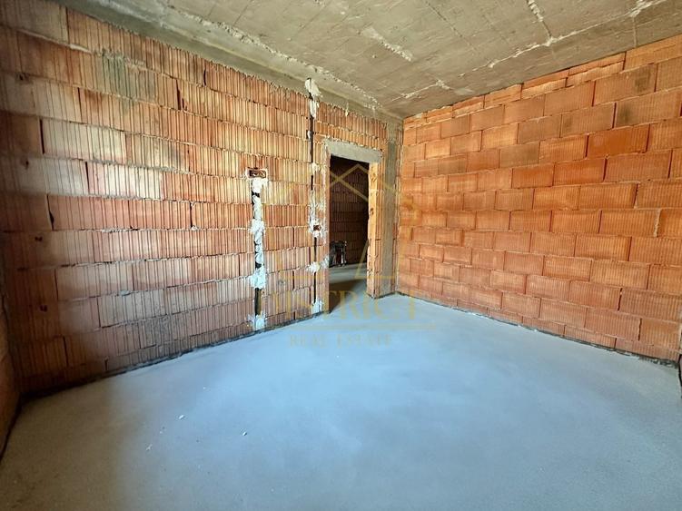 Apartament cu 2 camere decomandat în Giroc