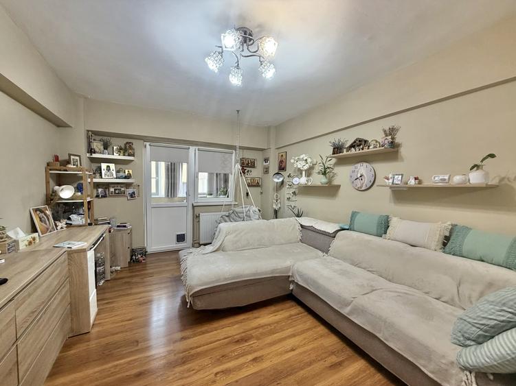 Apartament cu 2 camere decomandat, mobilat în Dâmbovița