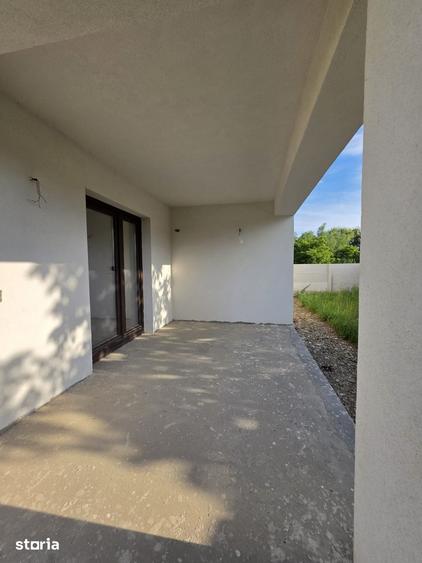 Casă cu 2 camere cu Teren 450 Mp în Cetate
