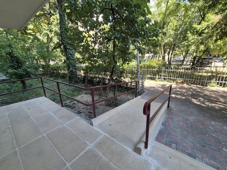 Apartament cu 2 camere semidecomandat în Câmpia Libertății