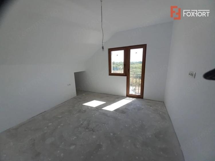Duplex cu 4 camere, teren individual de 259 mp si terasa de 20 mp, in Plopi - 5