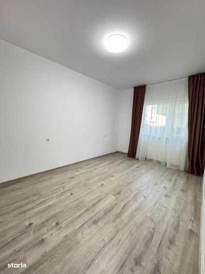 Apartament cu 2 camere semidecomandat în Tăuți