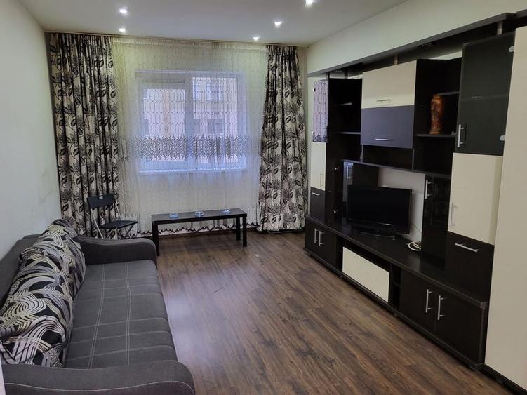 Apartament cu 2 camere decomandat în Runcu