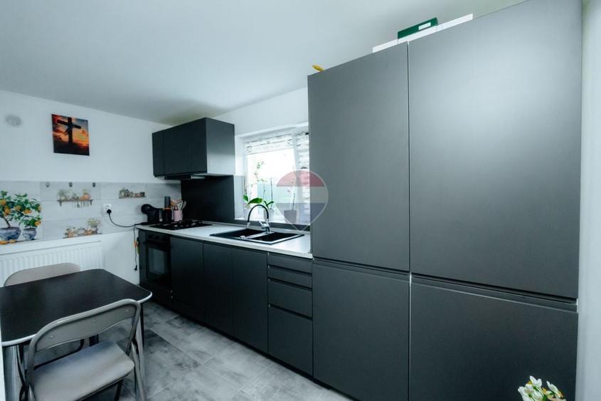 Casă individuală cu 5 camere cu Teren 1800 Mp în Udeni-Zăvoi
