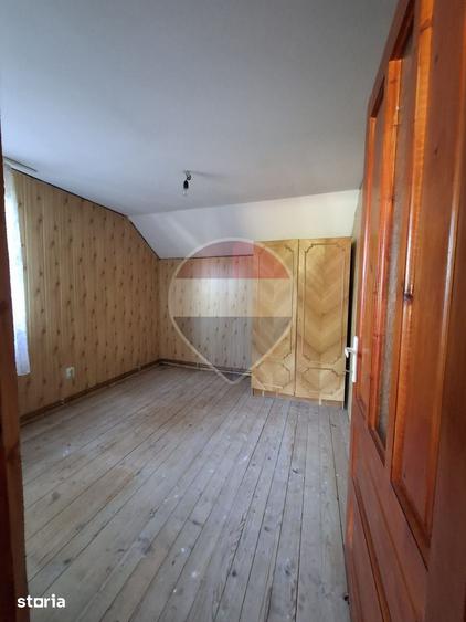 Casă cu 7 camere cu Teren 826 Mp în Provița de Sus