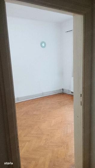 Apartament cu 3 camere în Universitate