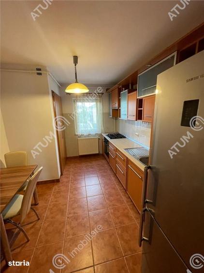Apartament cu 4 camere decomandat, mobilat în Ștrand