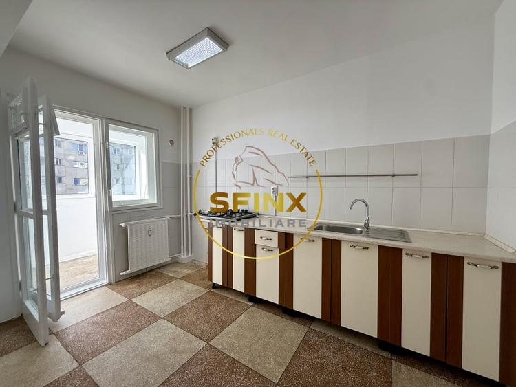 Apartament cu 4 camere decomandat în Iancului