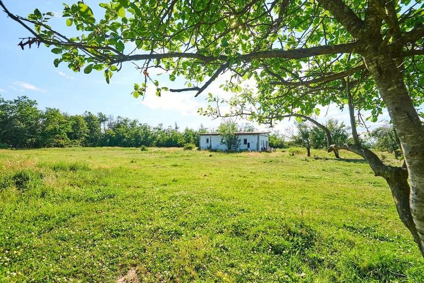 Casă cu Teren 1100 Mp în Budeasa