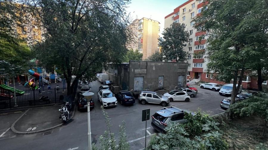 Apartament cu 3 camere decomandat în Vatra Luminoasă