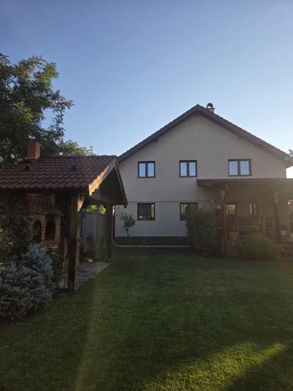 Casă cu 4 camere în Zimandcuz