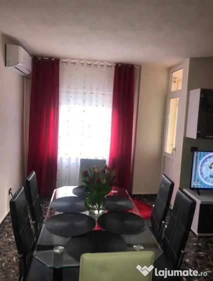 Apartament cu 3 camere decomandat în 1 Mai