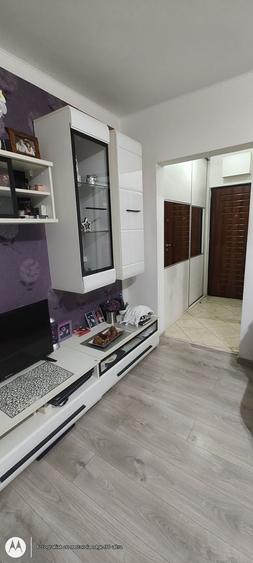 Apartament cu 3 camere semidecomandat, mobilat în Tomis Nord
