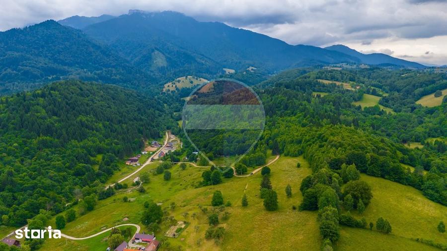 Teren de 2410 mp, în Bran
