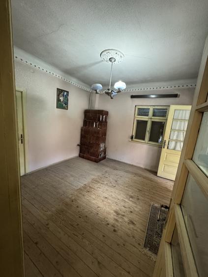 Casă individuală cu 6 camere cu Teren 400 Mp în Traian