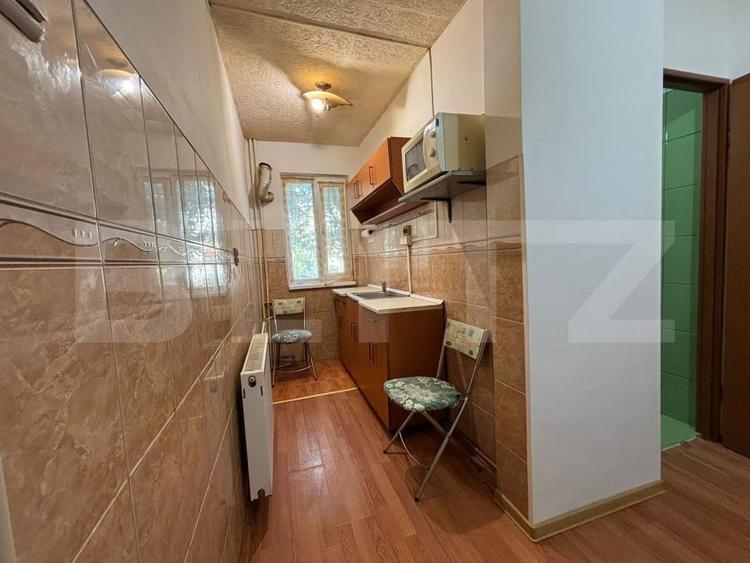 Apartament cu 2 camere semidecomandat, mobilat în Nufărul