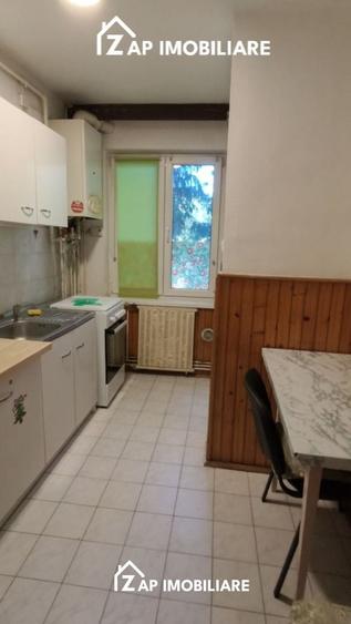 Apartament cu 2 camere decomandat, mobilat în Corina