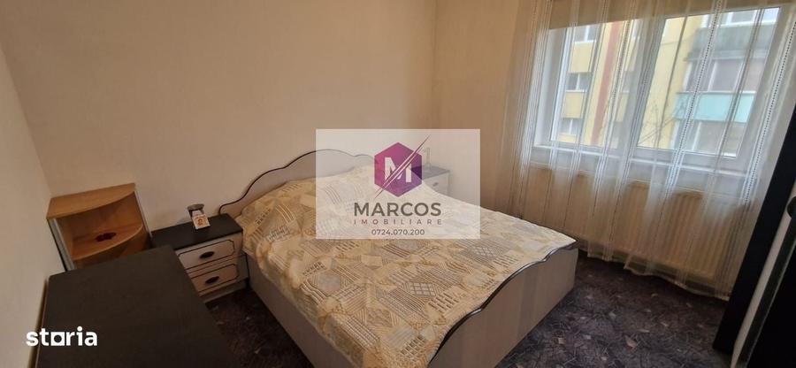 Apartament cu 4 camere decomandat în Central