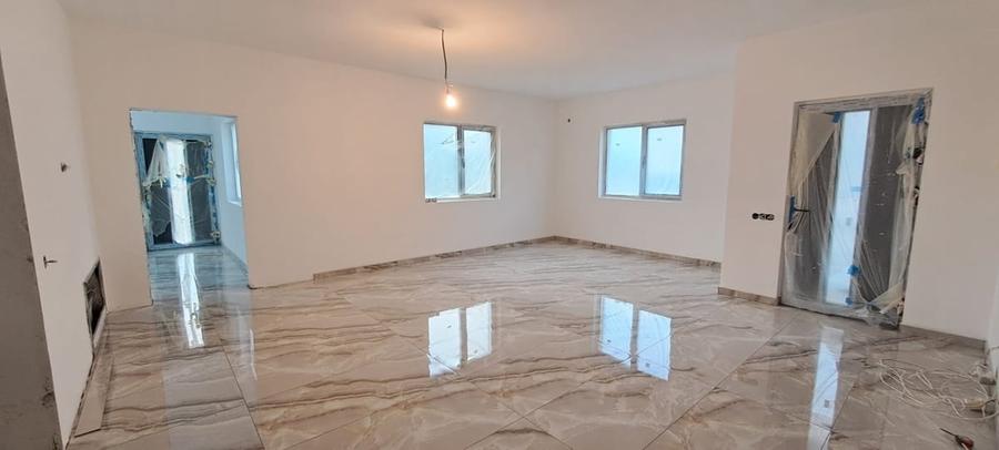 Casă cu 4 camere cu Teren 500 Mp în Dragomirești-Deal