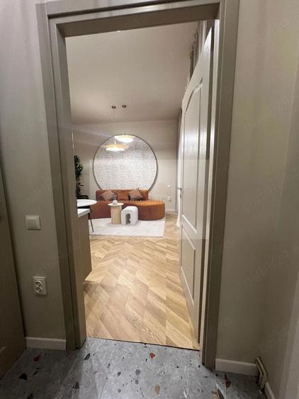 Apartament cu 2 camere decomandat, mobilat în Central