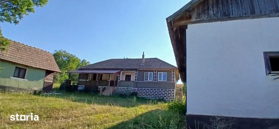 Casă cu 2 camere cu Teren 1113 Mp în Iris