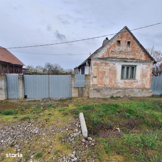 Casă cu 4 camere cu Teren 4636 Mp în Central
