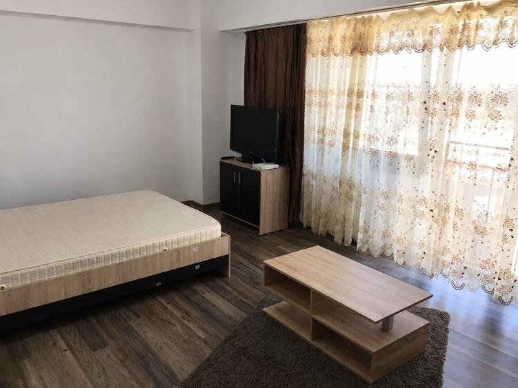 Garsonieră decomandată în Podu Roș