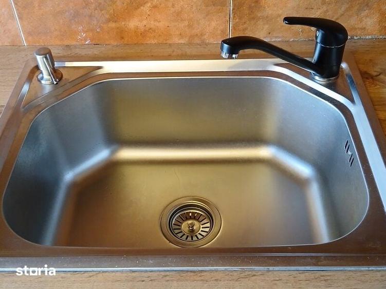 Apartament cu 3 camere semidecomandat în Gara de Nord