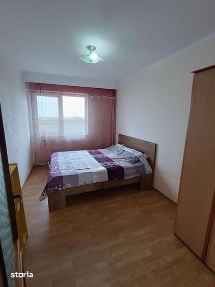 Apartament cu 3 camere decomandat în Sud