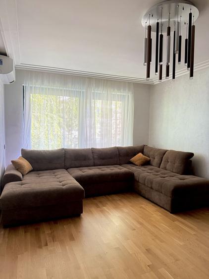 Apartament cu 3 camere semidecomandat, mobilat în Iancu Nicolae