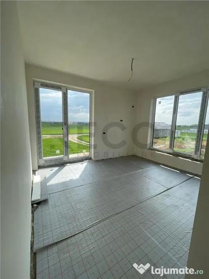 Apartament cu 2 camere decomandat în Sântandrei