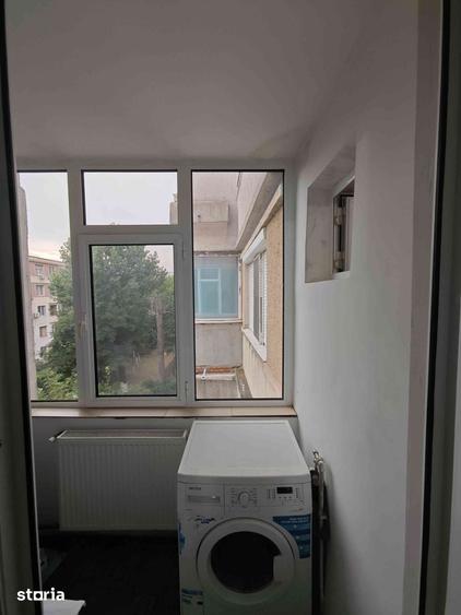 Apartament cu 3 camere semidecomandat în Micro 17