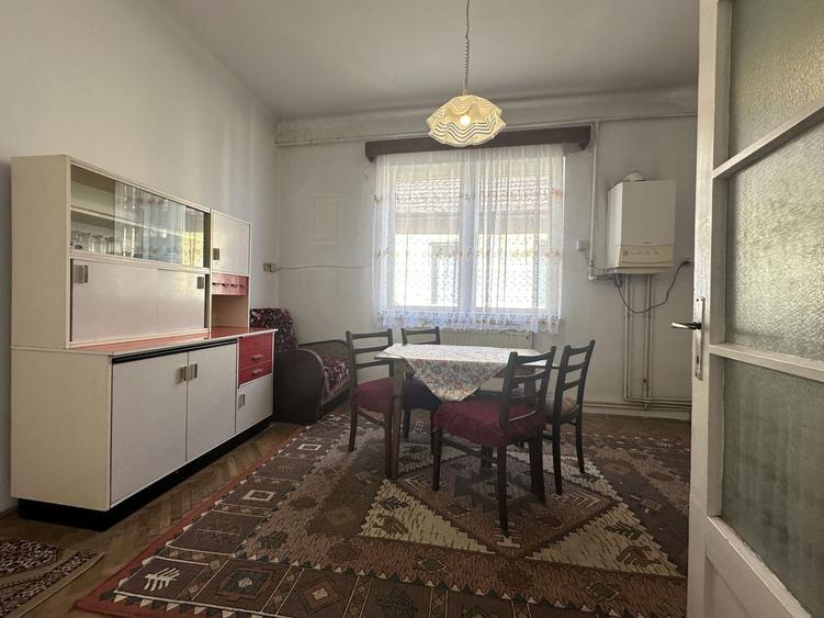 Apartament cu 2 camere semidecomandat în Centrul Istoric