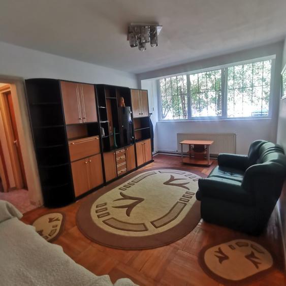 Apartament cu 2 camere semidecomandat în Radu Negru