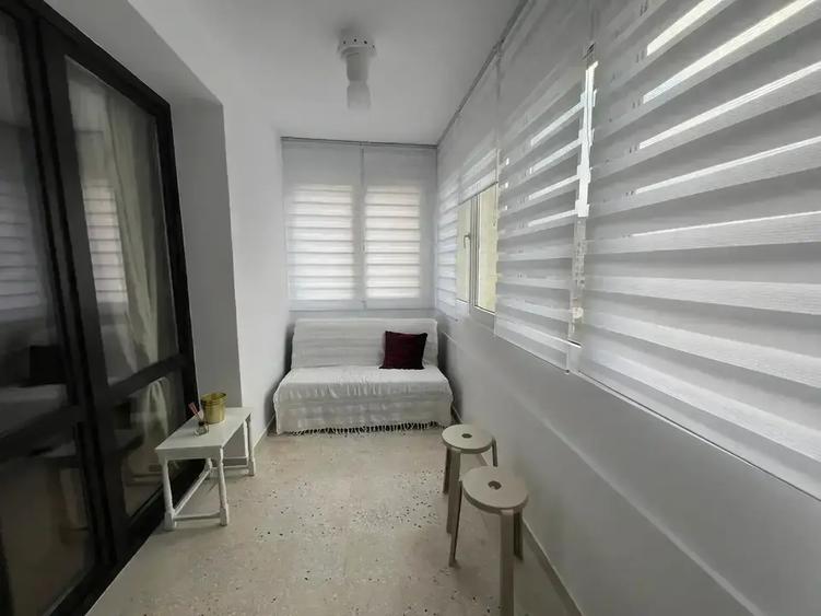 Apartament cu 3 camere semidecomandat, mobilat în Vatra Luminoasă