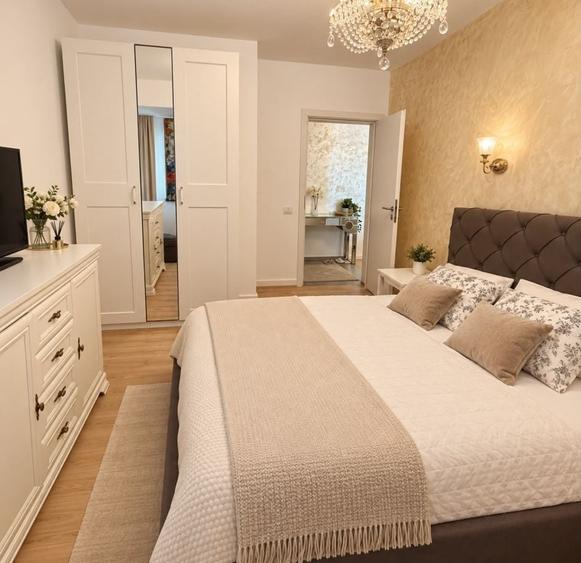 Apartament cu 3 camere decomandat în Pipera
