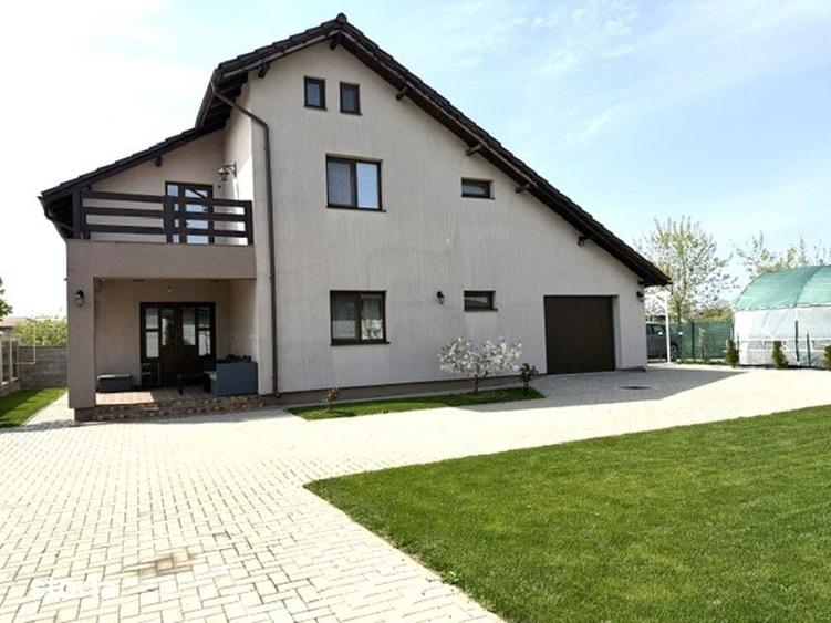 Casă cu 5 camere cu Teren 629 Mp în Central